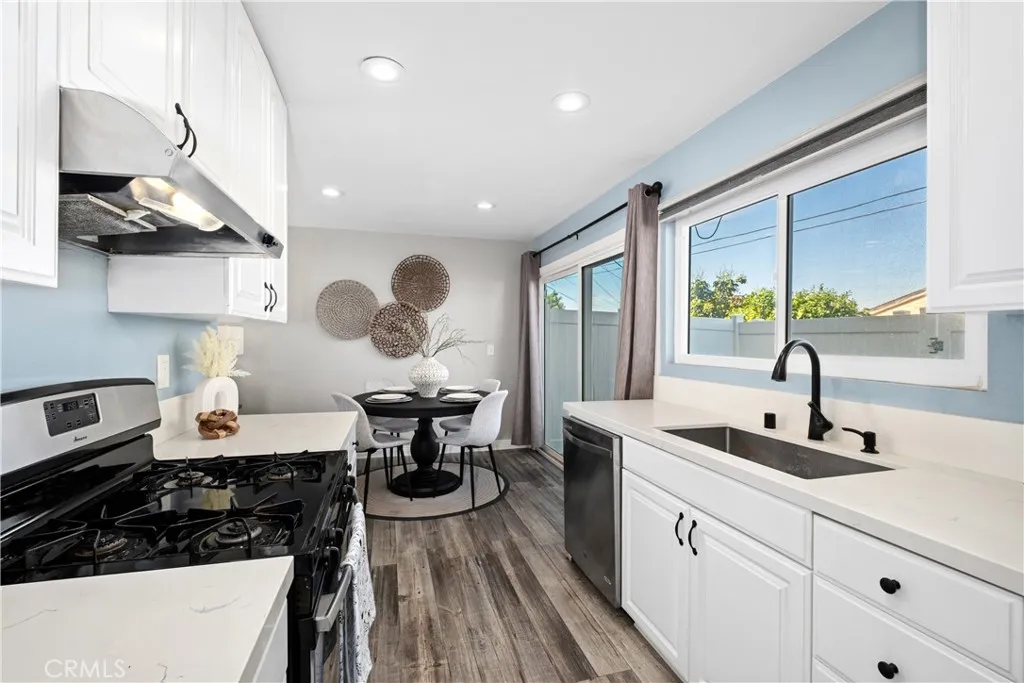 8415 Benjamin Drive, Huntington Beach, California 92647 home-pic-10