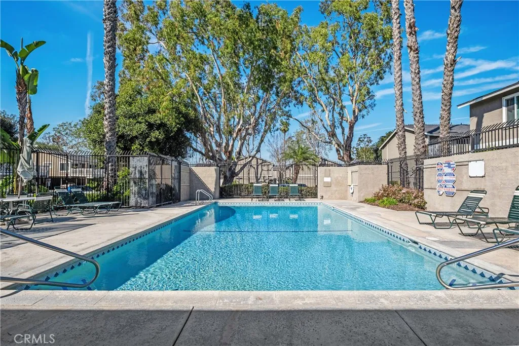 8415 Benjamin Drive, Huntington Beach, California 92647 home-pic-19