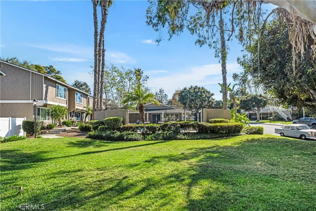 8415 Benjamin Drive, Huntington Beach, California 92647 home-pic-23