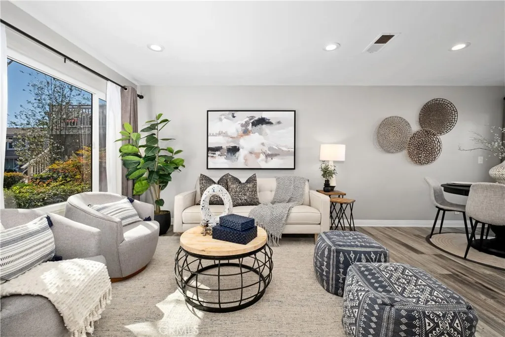 8415 Benjamin Drive, Huntington Beach, California 92647 home-pic-1