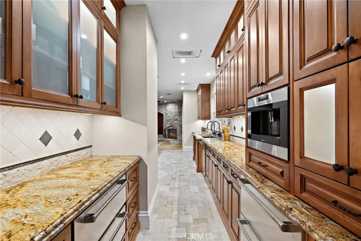 Food Preparation Area with Warming Drawers, Additional Fridge Space