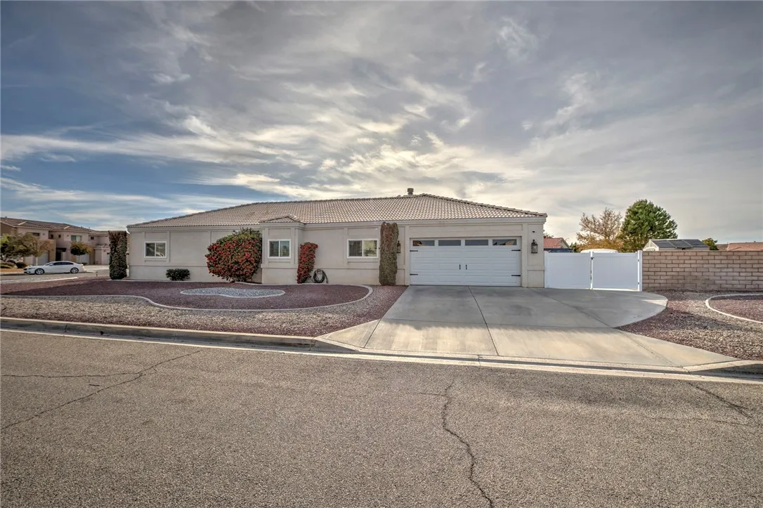 14396 Nautical Lane, Helendale, California 92342 home-pic-4