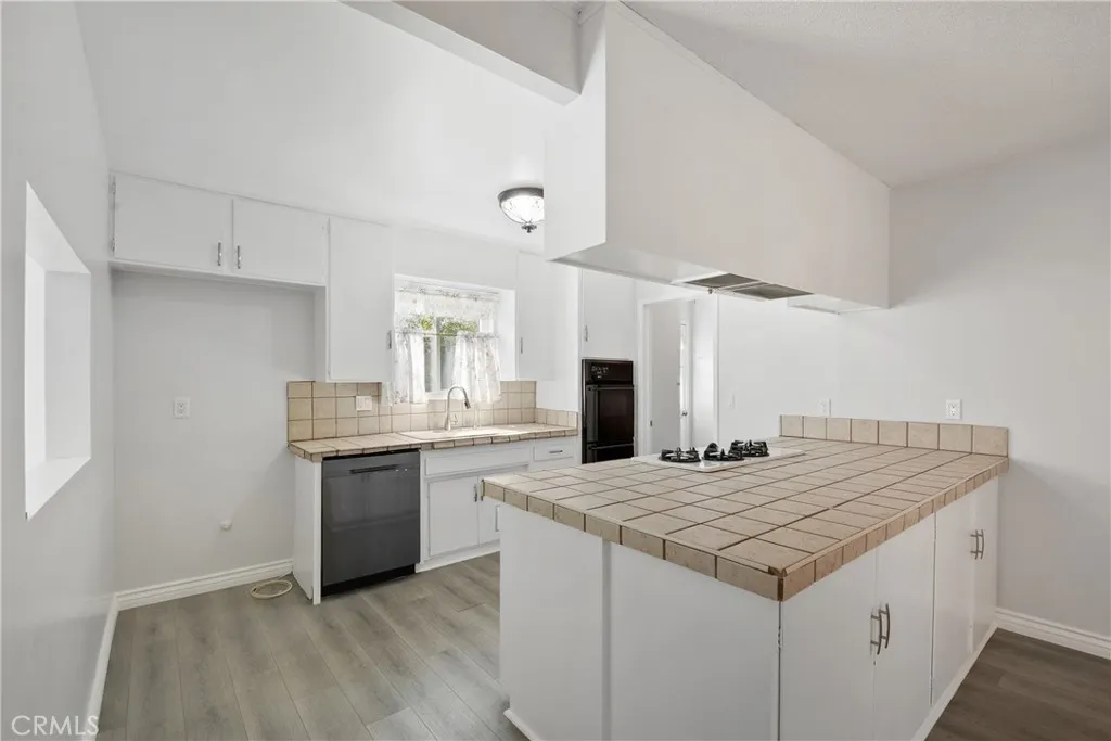 5316 Emerald Street, Torrance, California 90503 home-pic-6