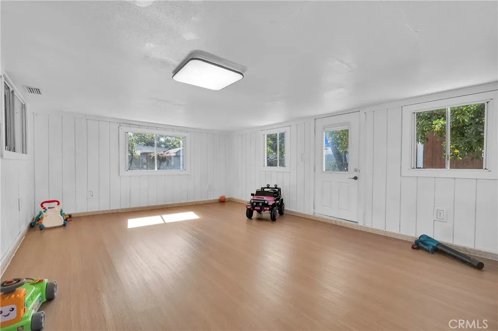 927 N Glenn, Ontario, California 91764 home-pic-24