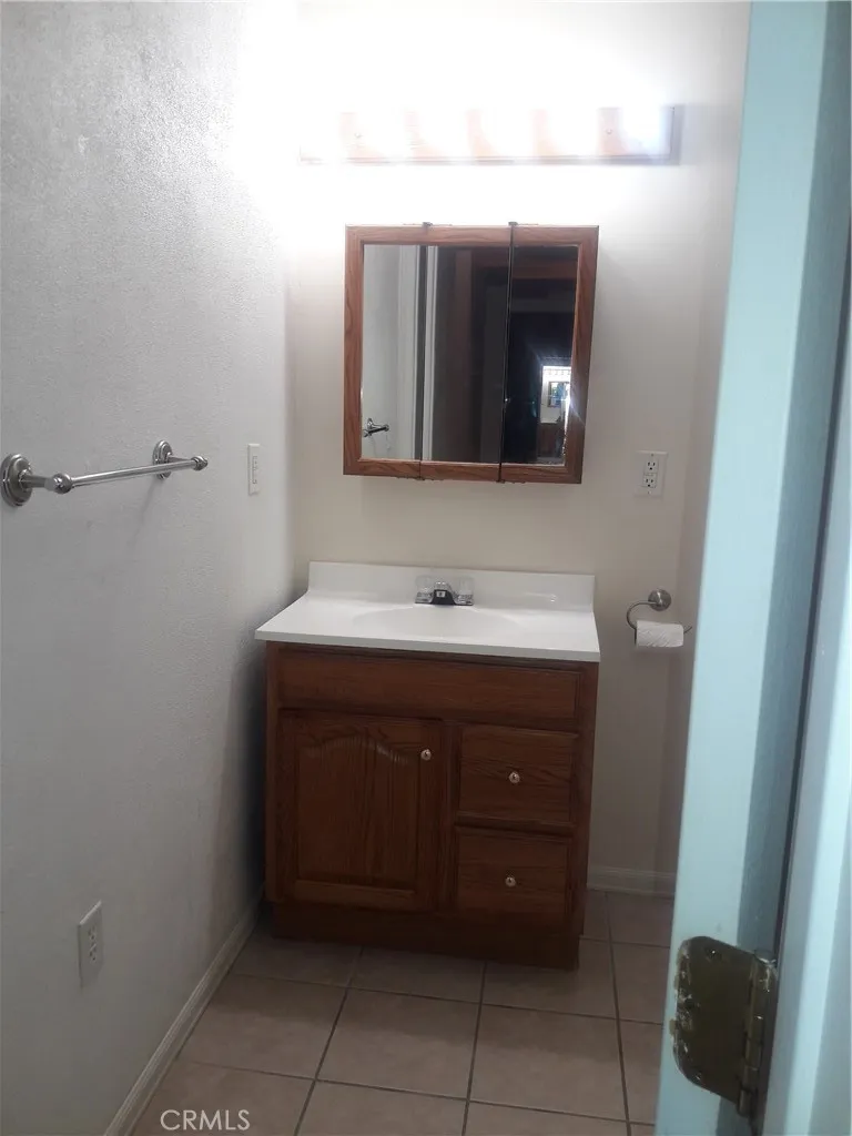 33053 Blackwell, Lake Elsinore, California 92530 home-pic-12