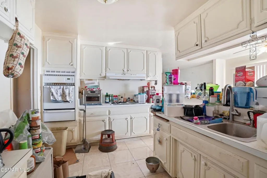 13676 Shablow Avenue, Sylmar, California 91342 home-pic-8