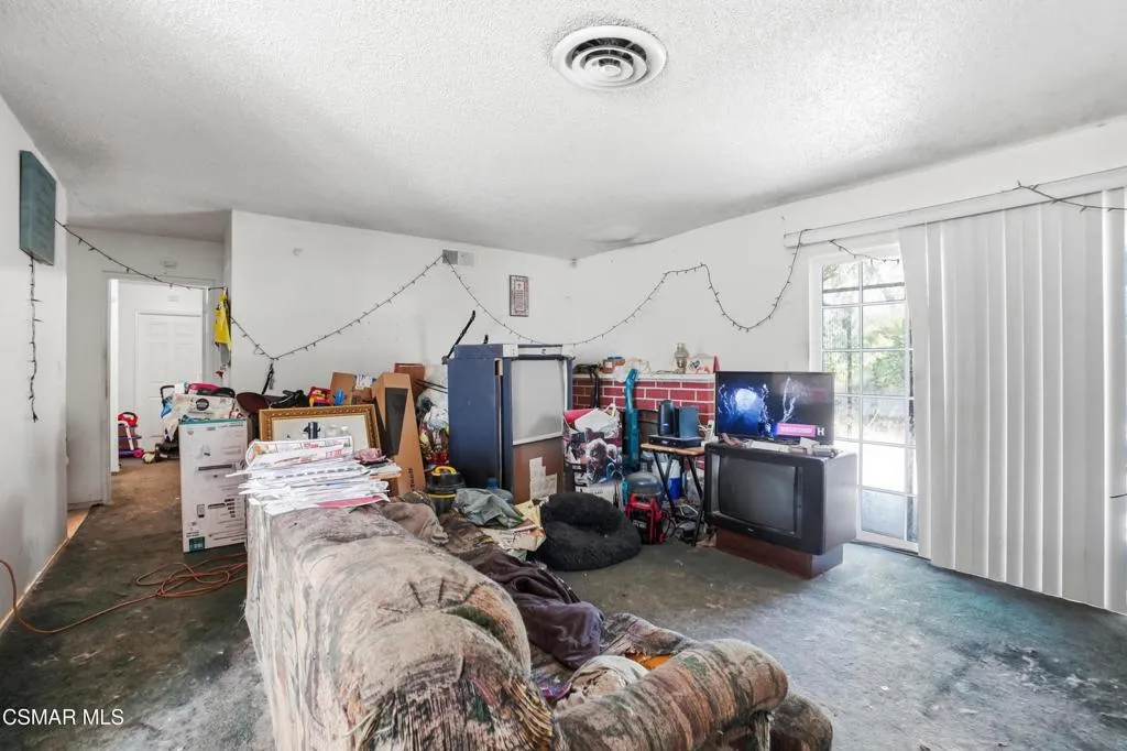 13676 Shablow Avenue, Sylmar, California 91342 home-pic-11