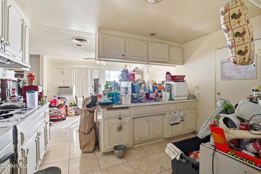 13676 Shablow Avenue, Sylmar, California 91342 home-pic-9