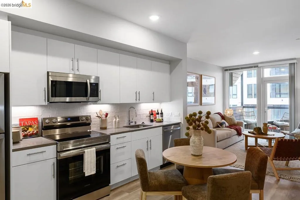 260 260 Brooklyn Basin Way 443, Oakland, California 94606 home-pic-8