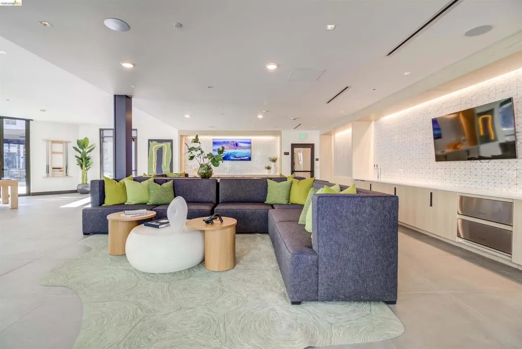 260 260 Brooklyn Basin Way 443, Oakland, California 94606 home-pic-28