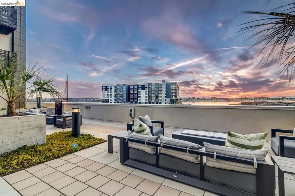 260 260 Brooklyn Basin Way 443, Oakland, California 94606 home-pic-24