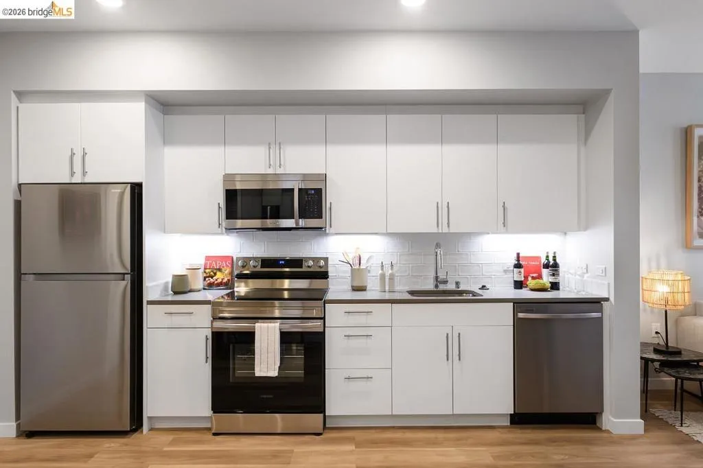 260 260 Brooklyn Basin Way 443, Oakland, California 94606 home-pic-10