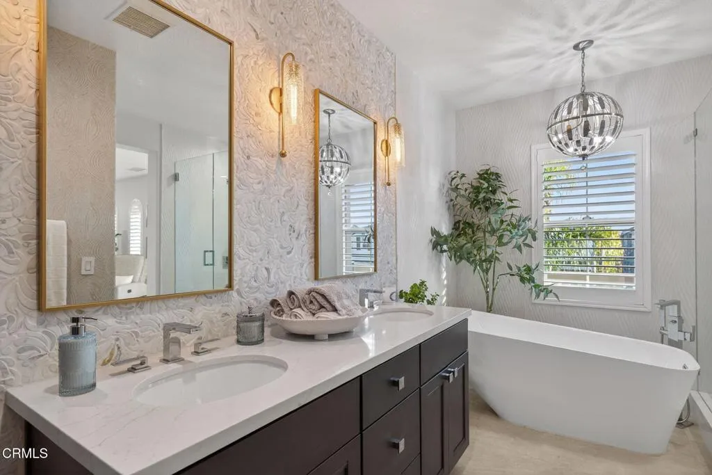 Primary suite bathroom