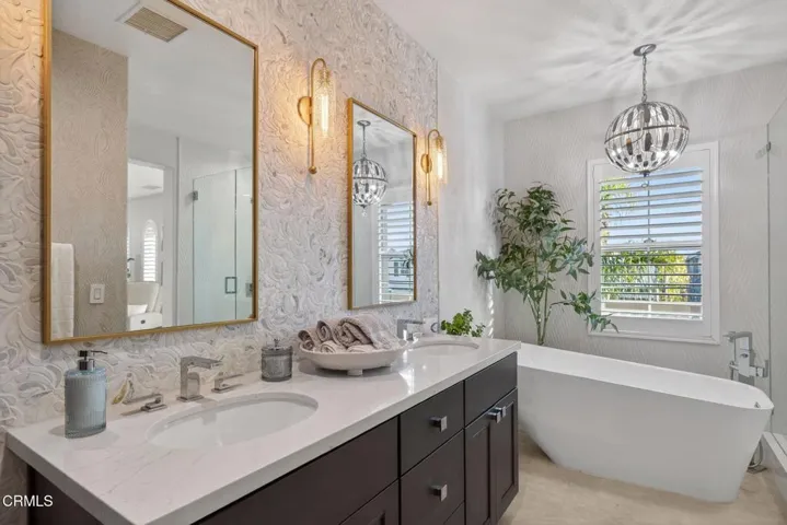 Primary suite bathroom