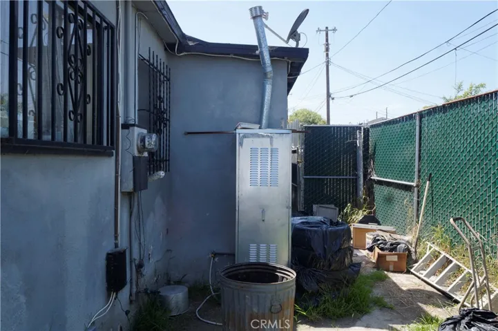Hot water heater