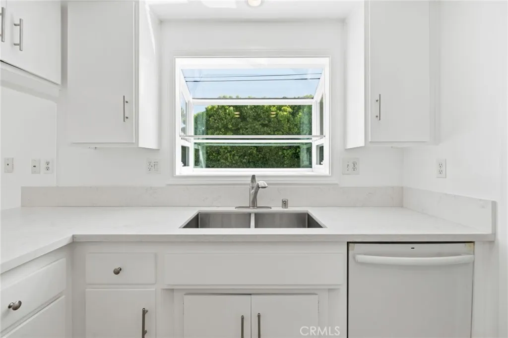 22102 Surfrider Lane, Huntington Beach, California 92646 home-pic-7