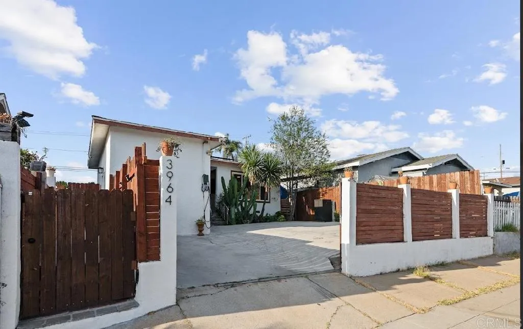 3964 Delta Street, San Diego, California 92113 home-pic-1