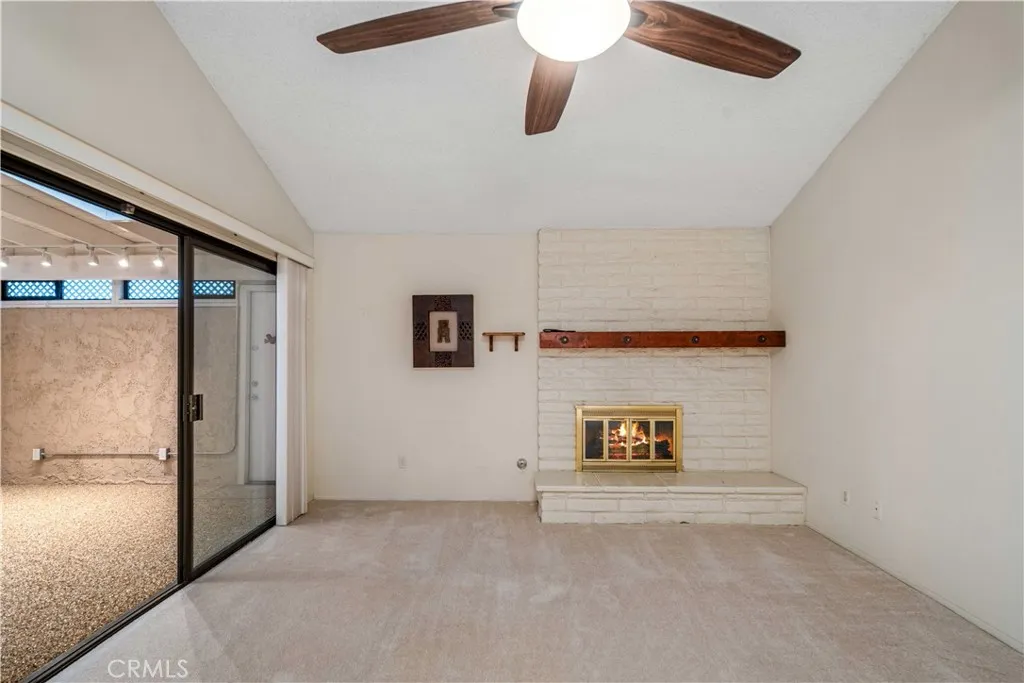 2904 W J4 Avenue, Lancaster, California 93536 home-pic-9