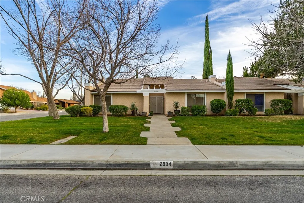 2904 W J4 Avenue, Lancaster, California 93536 home-pic-44