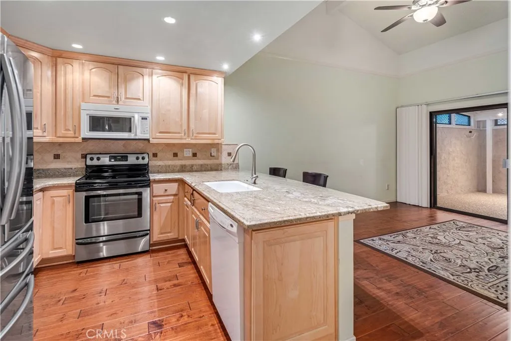 2904 W J4 Avenue, Lancaster, California 93536 home-pic-11
