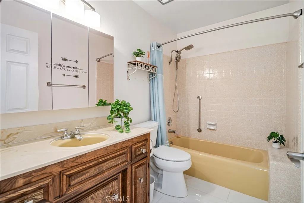 2904 W J4 Avenue, Lancaster, California 93536 home-pic-24