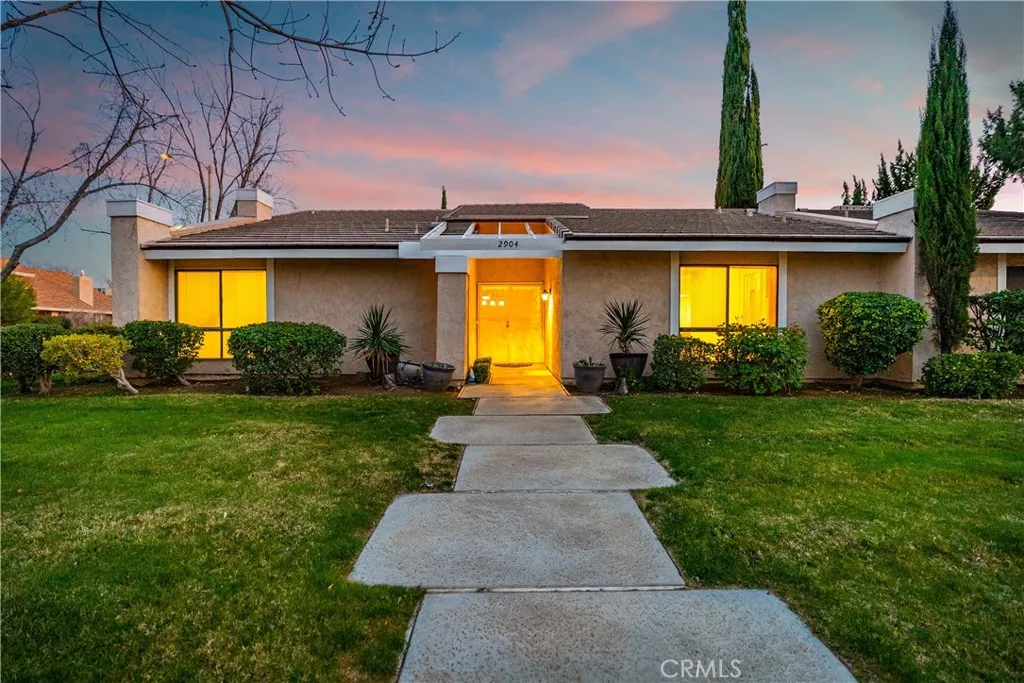 2904 W J4 Avenue, Lancaster, California 93536 home-pic-3