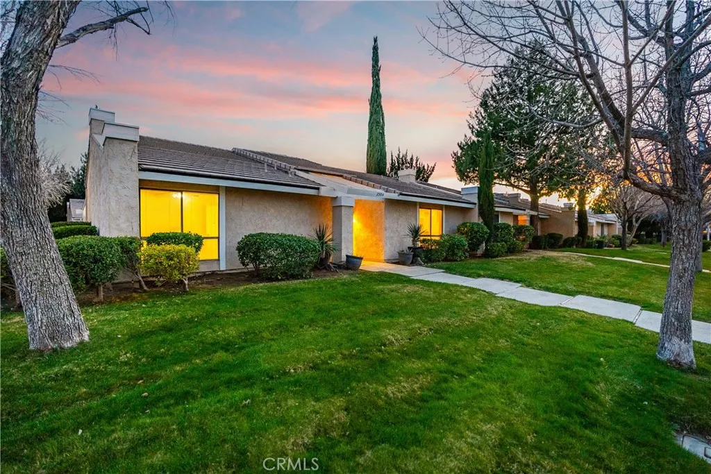 2904 W J4 Avenue, Lancaster, California 93536 home-pic-2