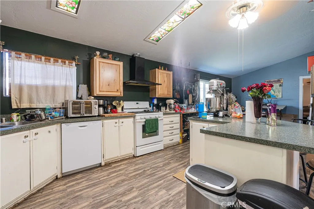 Kitchen with island