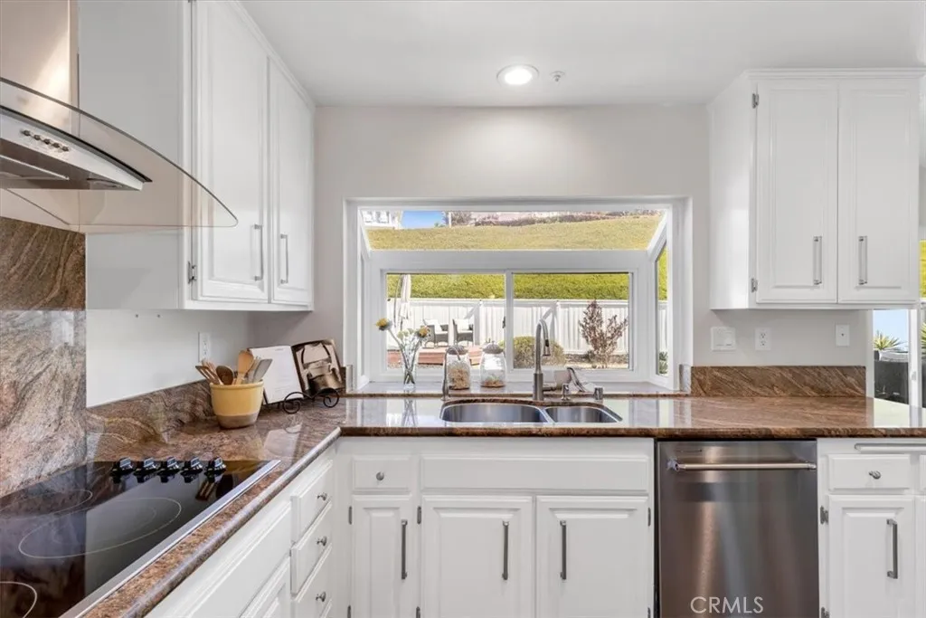 2144 Camino Laurel, San Clemente, California 92673 home-pic-11