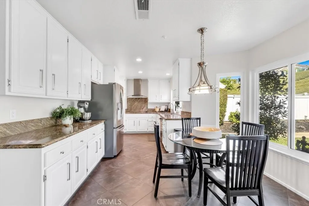 2144 Camino Laurel, San Clemente, California 92673 home-pic-15