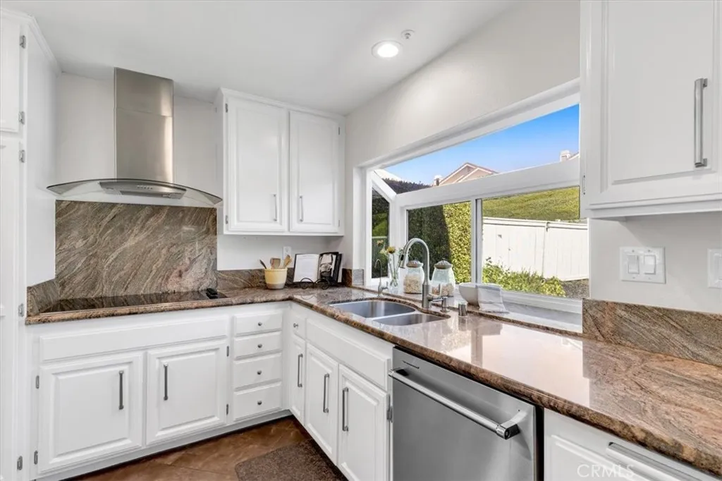 2144 Camino Laurel, San Clemente, California 92673 home-pic-14
