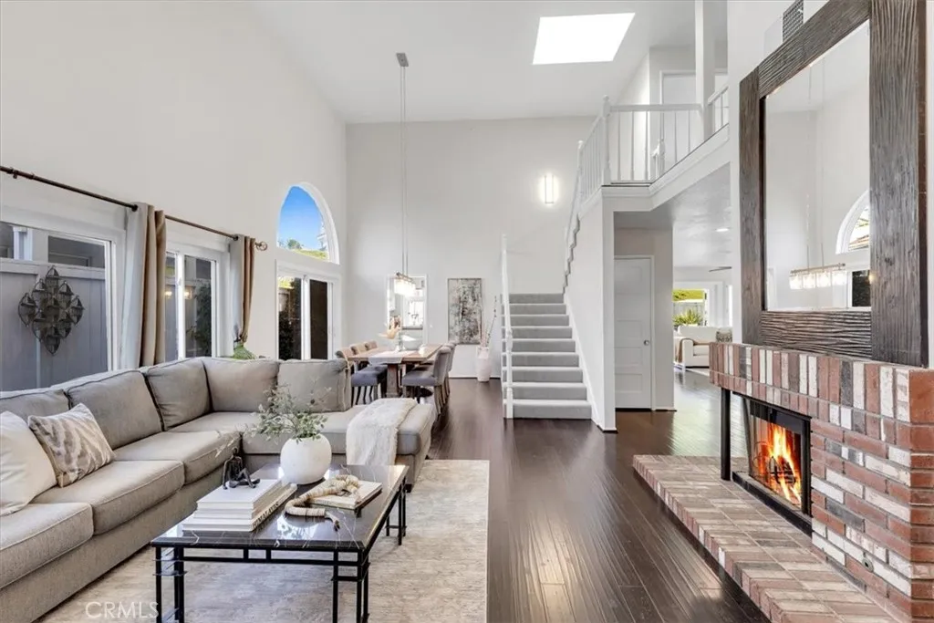 2144 Camino Laurel, San Clemente, California 92673 home-pic-4