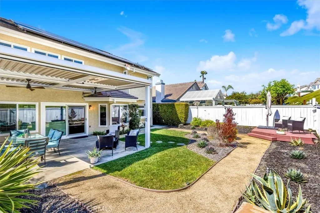 2144 Camino Laurel, San Clemente, California 92673 home-pic-40