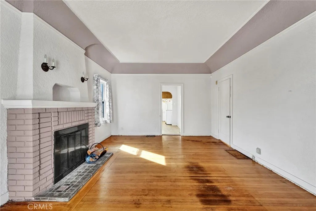 637 E Fairmount Road, Burbank, California 91501 home-pic-7