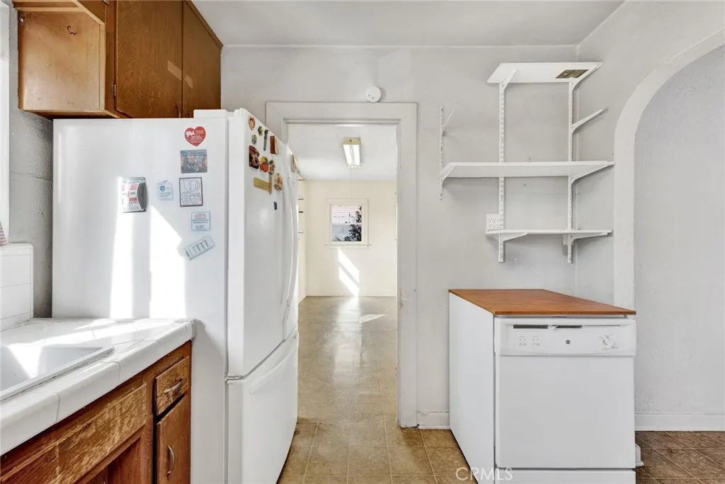 637 E Fairmount Road, Burbank, California 91501 home-pic-18