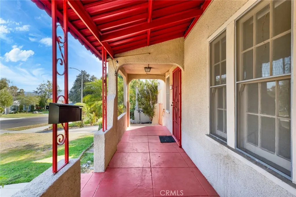 637 E Fairmount Road, Burbank, California 91501 home-pic-6