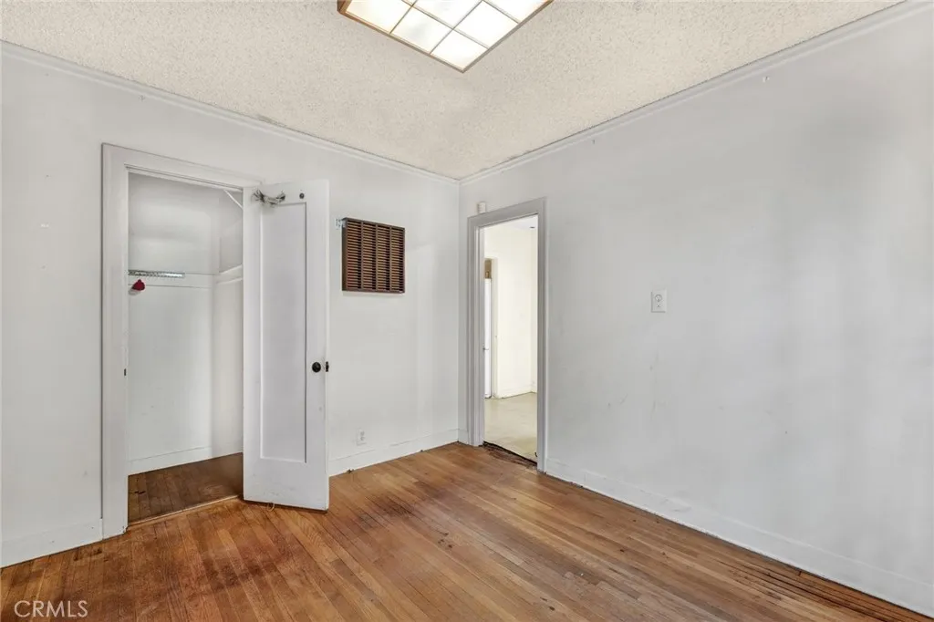 637 E Fairmount Road, Burbank, California 91501 home-pic-14