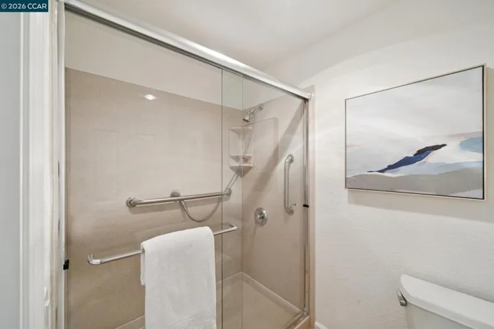SEPARATE STALL SHOWER & WATER CLOSET