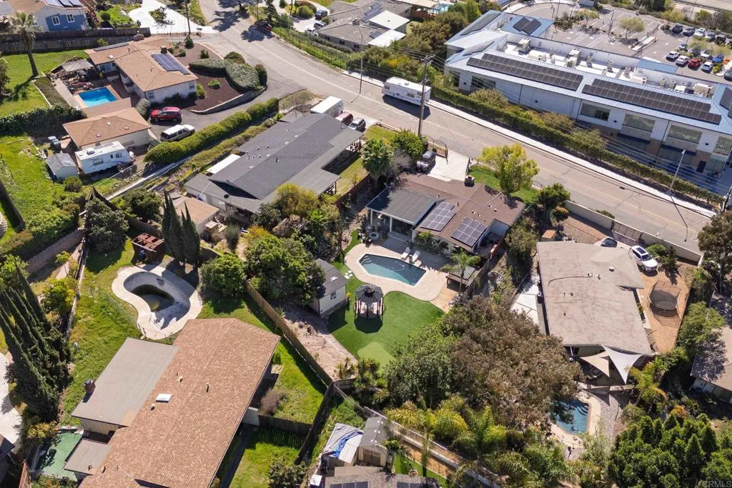 10274 Madrid Way, Spring Valley, California 91977 home-pic-50