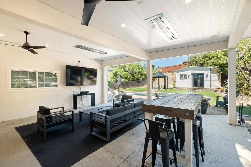 10274 Madrid Way, Spring Valley, California 91977 home-pic-30