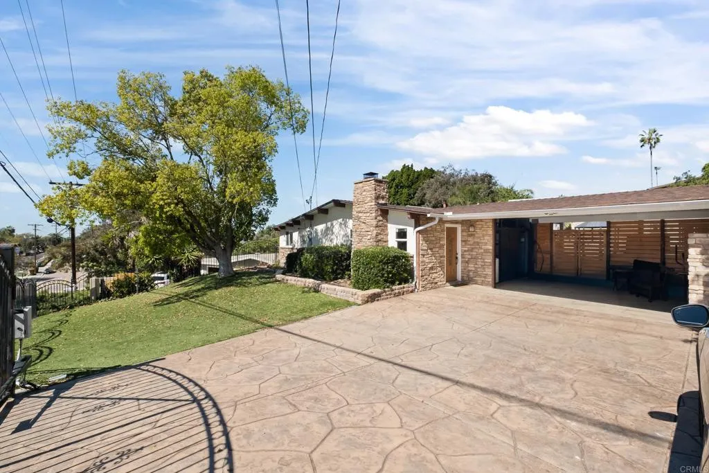 10274 Madrid Way, Spring Valley, California 91977 home-pic-15