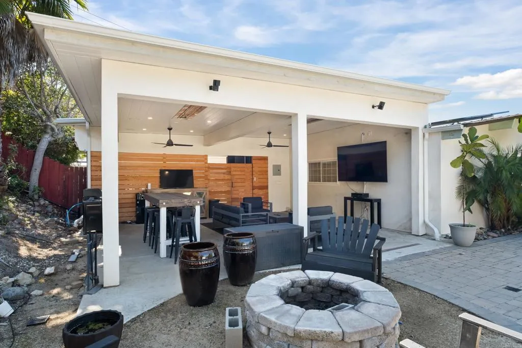 10274 Madrid Way, Spring Valley, California 91977 home-pic-28