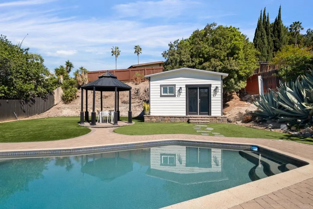 10274 Madrid Way, Spring Valley, California 91977 home-pic-7