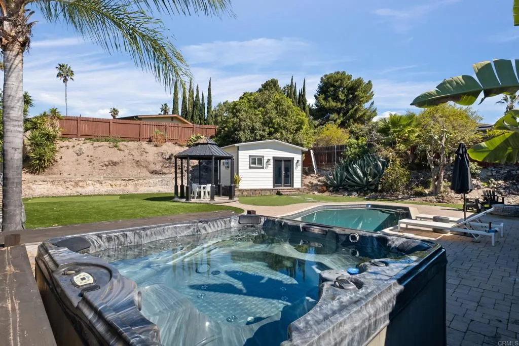 10274 Madrid Way, Spring Valley, California 91977 home-pic-8