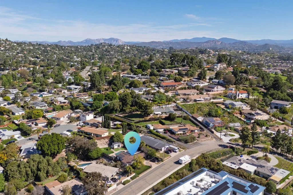 10274 Madrid Way, Spring Valley, California 91977 home-pic-11