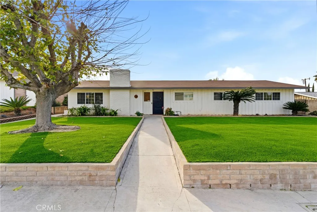 11786 Holly, Grand Terrace, California 92313 home-pic-1