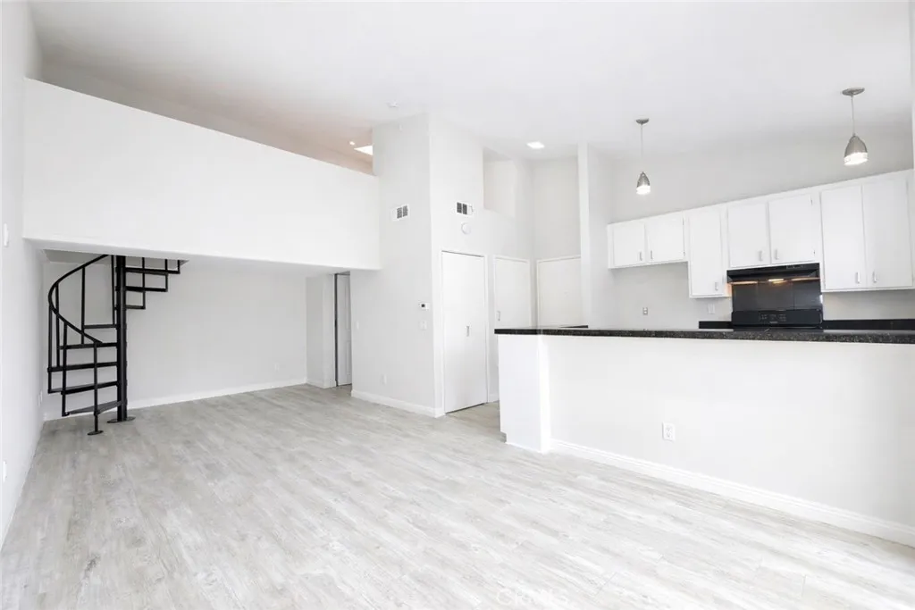 10520 Lakeside N L, Garden Grove, California 92840 home-pic-1