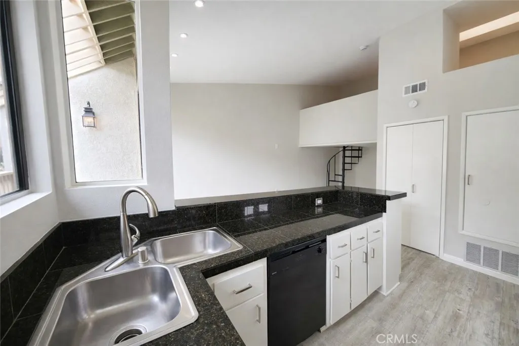 10520 Lakeside N L, Garden Grove, California 92840 home-pic-7