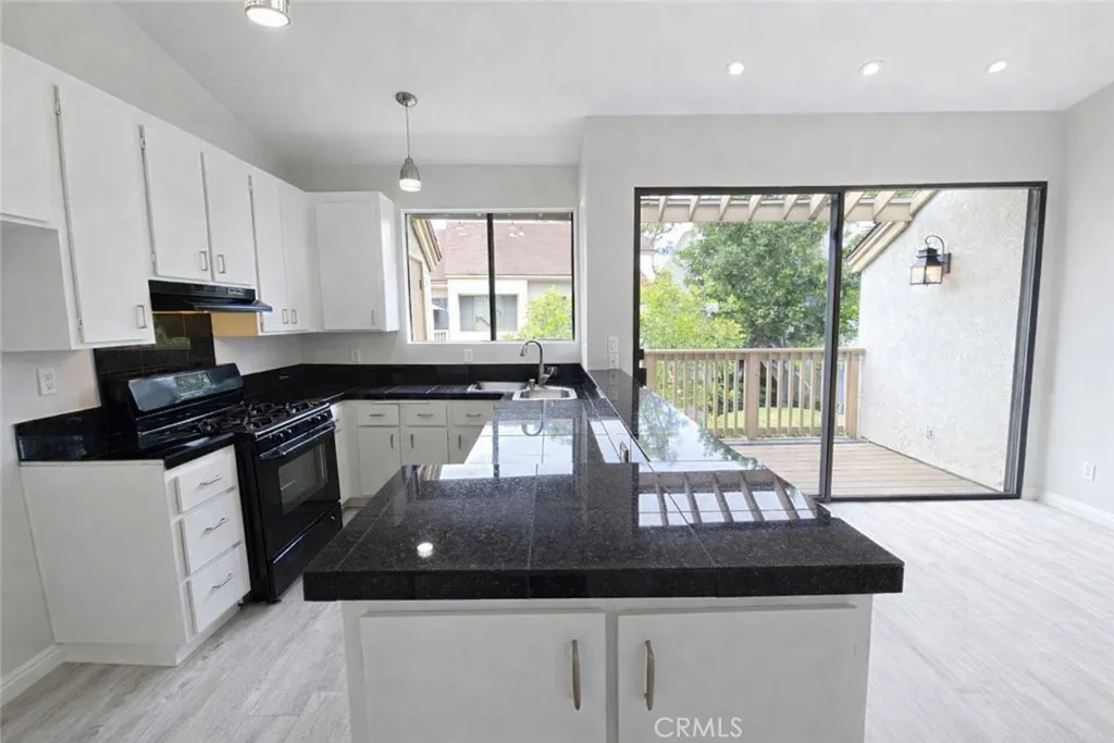 10520 Lakeside N L, Garden Grove, California 92840 home-pic-6