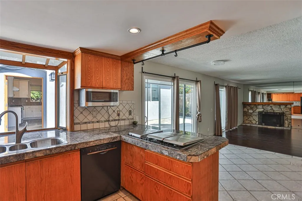 18440 Tamarind, Fountain Valley, California 92708 home-pic-17
